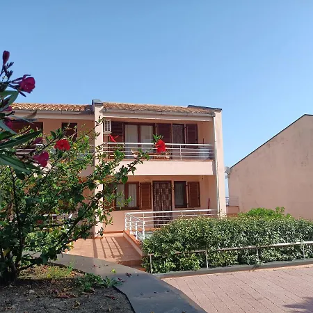Magabu' - Swimming Pool And Free Parking Daire